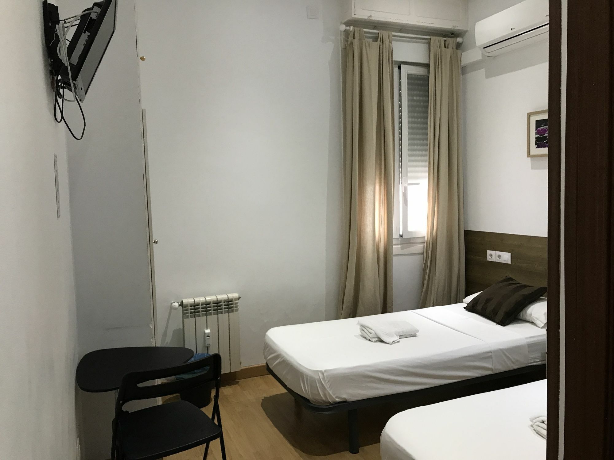 Hotel Lm Opera 2*